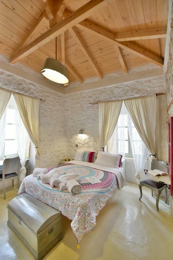 Отель Mastoris Mansion Идра Экстерьер фото